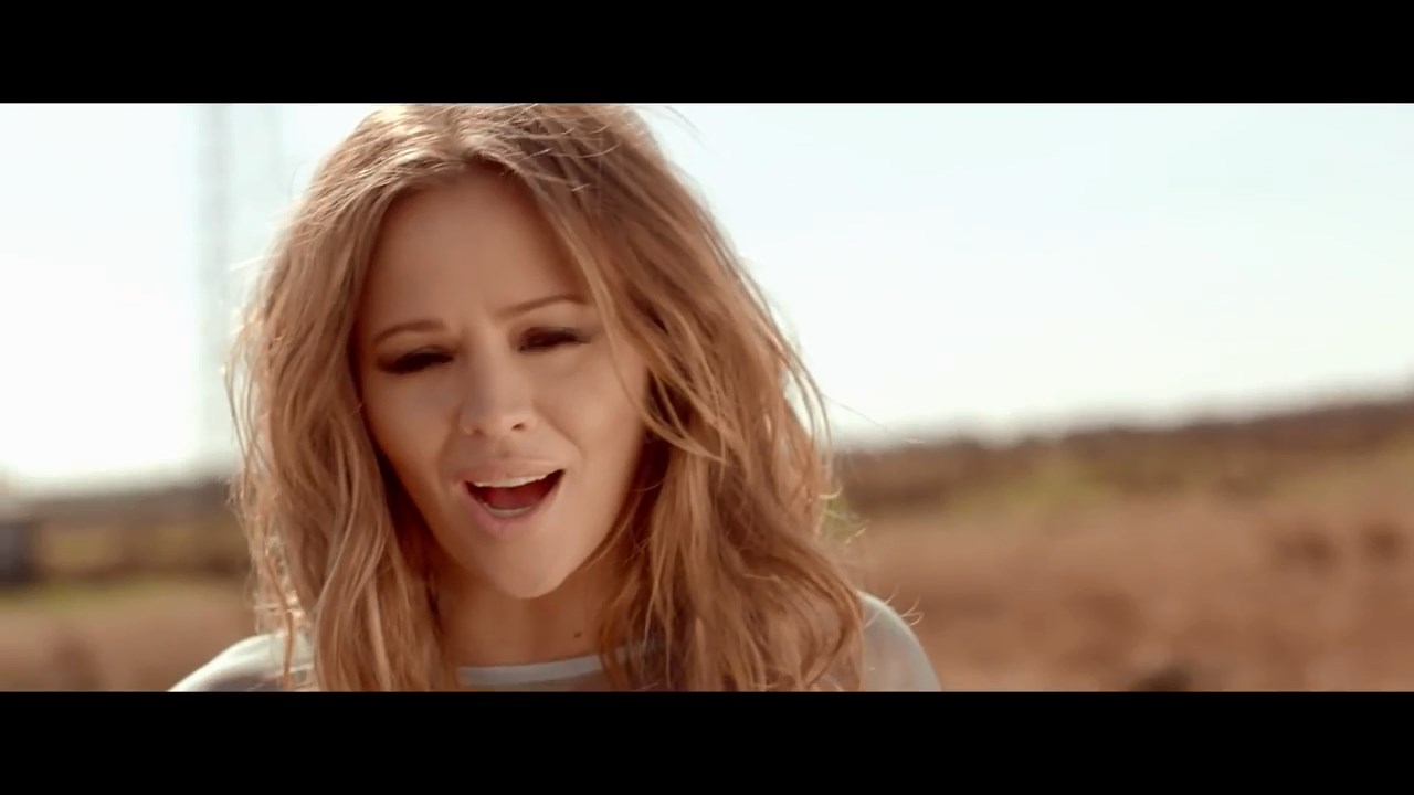 Alistair_Griffin_featuring_Kimberley_Walsh_-_The_Road_28Official_Video29_mp4_snapshot_02_44_5B2016_05_06_19_58_415D.jpg