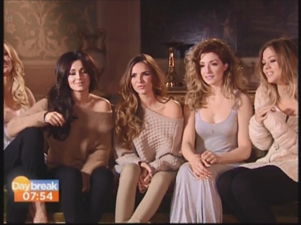 Girls_Aloud_-_Beautiful_Cause_You_Love_Me_28Behind_The_Scenes___Interview_On_Daybreak29_mp40062.jpg