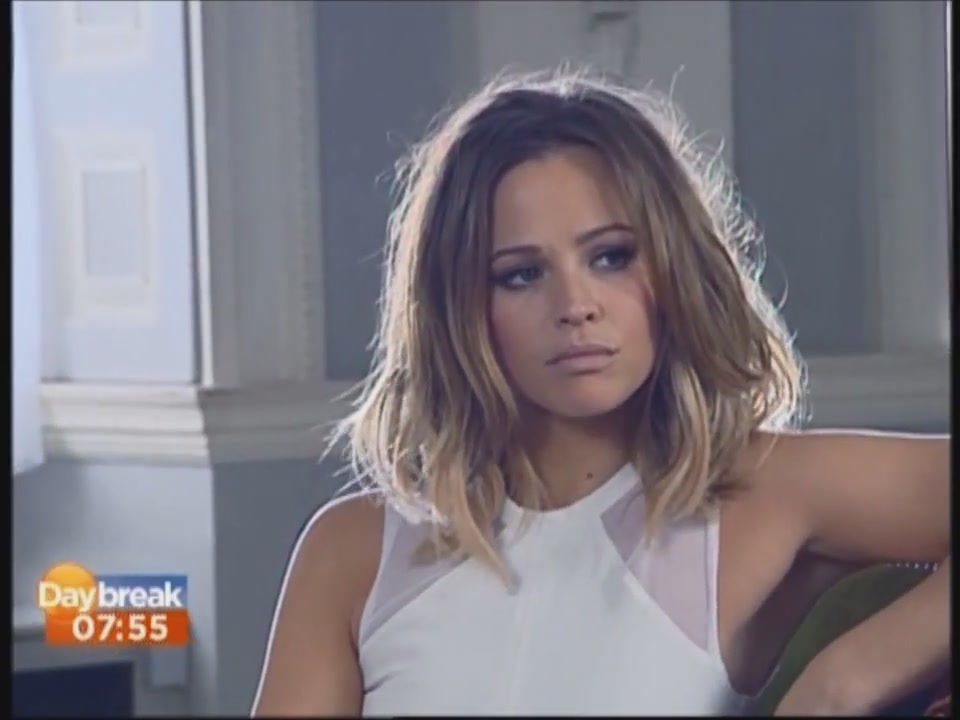 Girls_Aloud_-_Beautiful_Cause_You_Love_Me_28Behind_The_Scenes___Interview_On_Daybreak29_mp40135.jpg