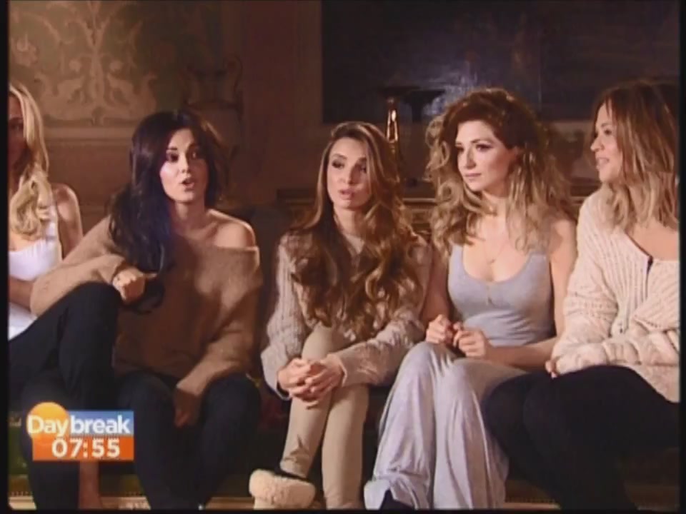 Girls_Aloud_-_Beautiful_Cause_You_Love_Me_28Behind_The_Scenes___Interview_On_Daybreak29_mp40140.jpg