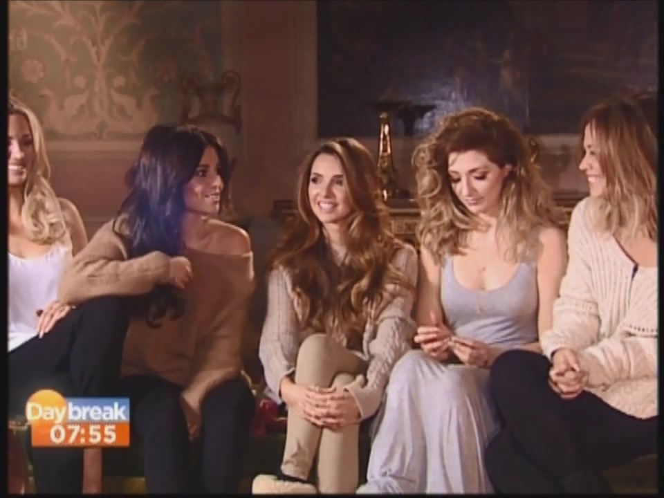 Girls_Aloud_-_Beautiful_Cause_You_Love_Me_28Behind_The_Scenes___Interview_On_Daybreak29_mp40168.jpg