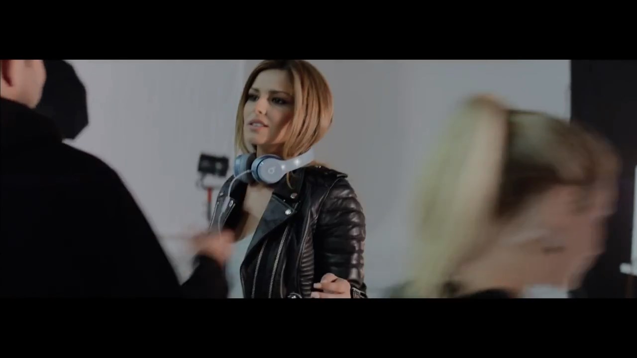 Cheryl___Beats_present__Fight_On__from_the_new_album_Only_Human_-_Beats_by_Dre_mp4_snapshot_00_16_5B2016_05_06_14_09_235D.jpg