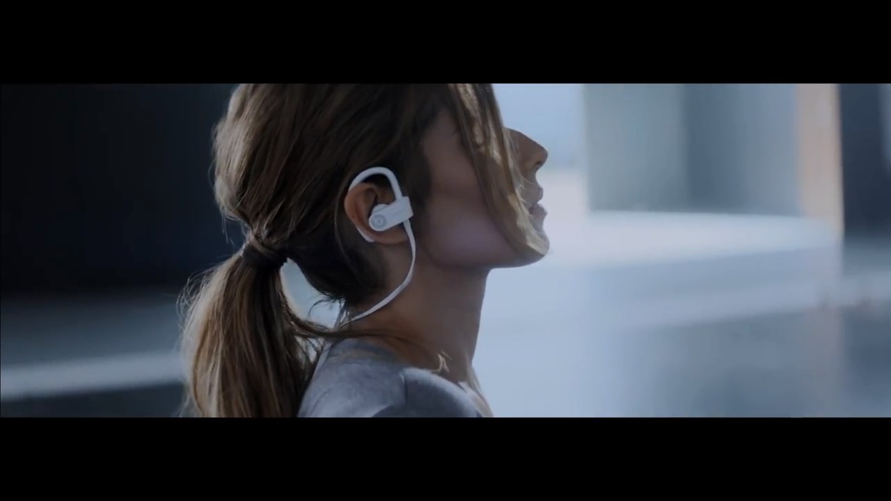 Cheryl___Beats_present__Fight_On__from_the_new_album_Only_Human_-_Beats_by_Dre_mp4_snapshot_00_42_5B2016_05_06_14_09_495D.jpg
