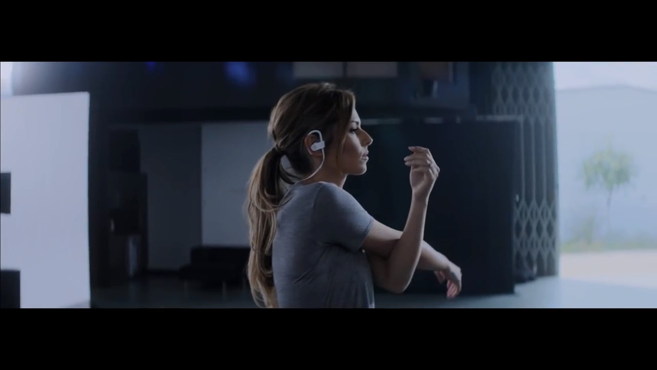 Cheryl___Beats_present__Fight_On__from_the_new_album_Only_Human_-_Beats_by_Dre_mp4_snapshot_00_46_5B2016_05_06_14_09_525D.jpg