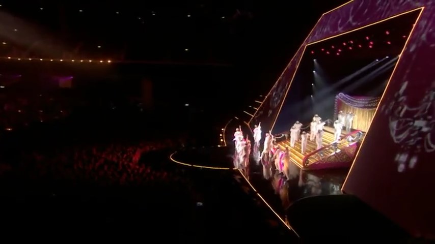 Girls_Aloud_-_The_Promise_28Live_at_The_BRIT_Awards2C_200929_mp4_snapshot_01_08_5B2016_05_06_11_48_405D.jpg