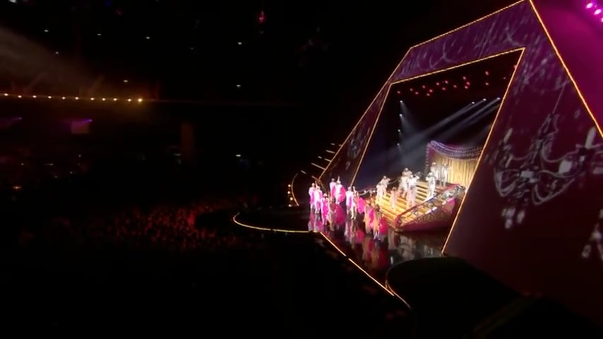 Girls_Aloud_-_The_Promise_28Live_at_The_BRIT_Awards2C_200929_mp4_snapshot_01_09_5B2016_05_06_11_48_415D.jpg