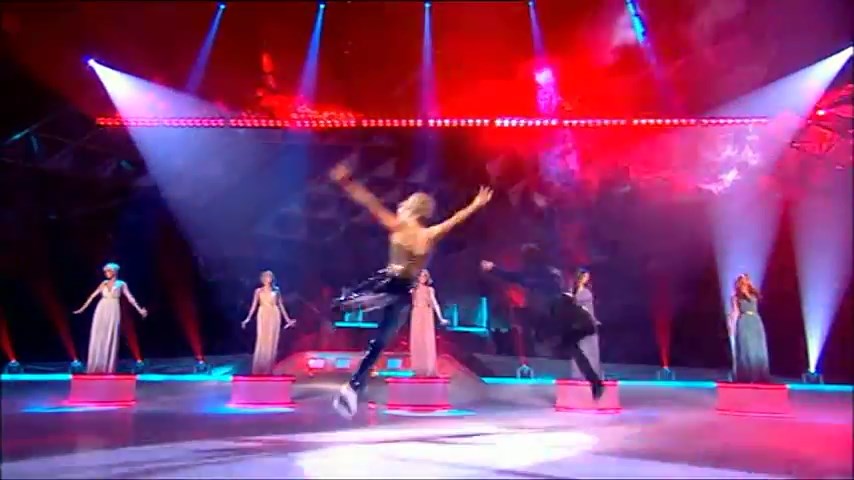 Girls_Aloud_-_Untouchable_28Live_Performance_-_Dancing_On_Ice_-_15th_March_200929_HQ_mp4_snapshot_01_21_5B2016_05_06_12_59_155D.jpg