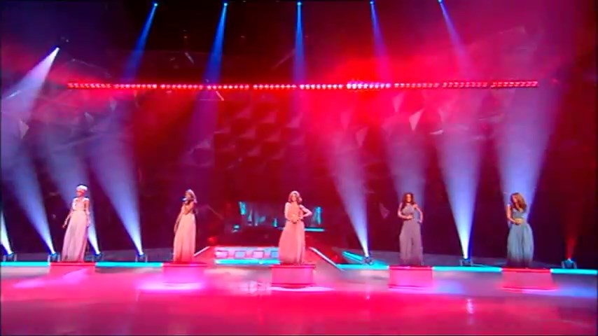 Girls_Aloud_-_Untouchable_28Live_Performance_-_Dancing_On_Ice_-_15th_March_200929_HQ_mp4_snapshot_02_09_5B2016_05_06_13_00_035D.jpg