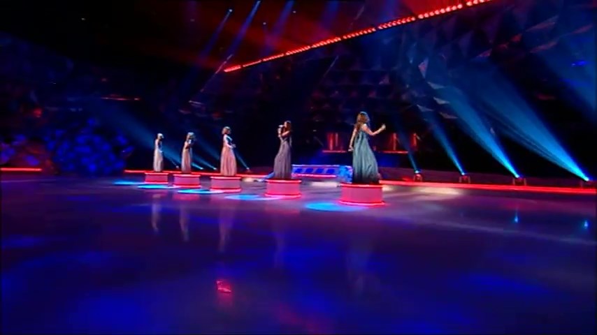 Girls_Aloud_-_Untouchable_28Live_Performance_-_Dancing_On_Ice_-_15th_March_200929_HQ_mp4_snapshot_02_48_5B2016_05_06_13_00_425D.jpg