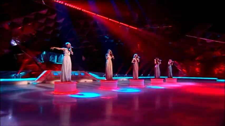 Girls_Aloud_-_Untouchable_28Live_Performance_-_Dancing_On_Ice_-_15th_March_200929_HQ_mp4_snapshot_03_30_5B2016_05_06_13_01_245D.jpg