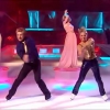 Girls_Aloud_-_Untouchable_28Live_Performance_-_Dancing_On_Ice_-_15th_March_200929_HQ_mp4_snapshot_01_04_5B2016_05_06_12_58_585D.jpg