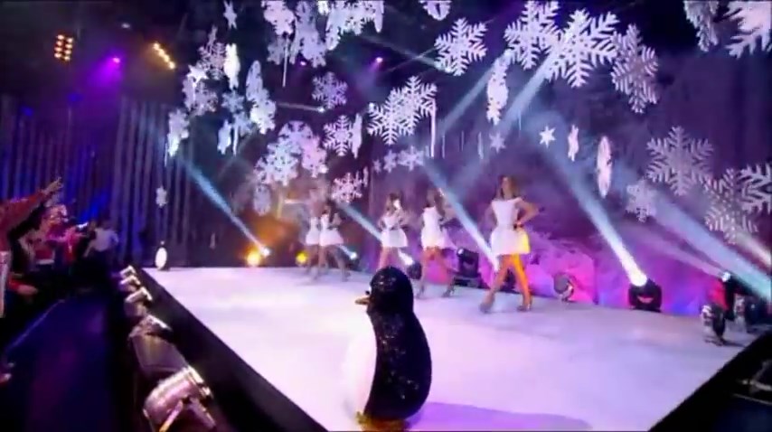 Girls_Aloud_-_Something_New_28Live_New_Year_s_Eve_Top_of_the_Pops29_mp4_snapshot_00_16_5B2016_05_06_12_48_245D.jpg