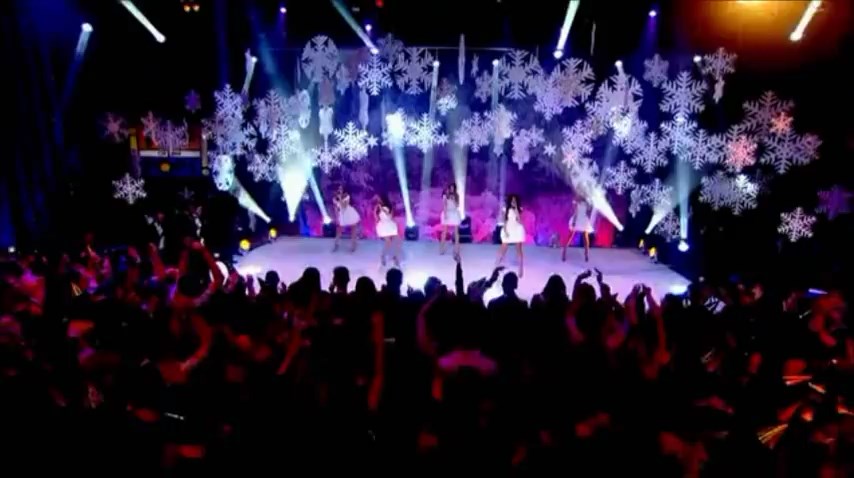 Girls_Aloud_-_Something_New_28Live_New_Year_s_Eve_Top_of_the_Pops29_mp4_snapshot_00_44_5B2016_05_06_12_48_525D.jpg