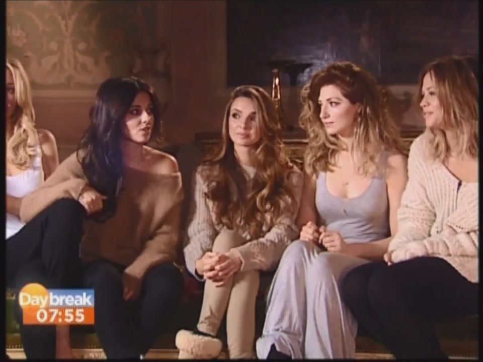 Girls_Aloud_-_Beautiful_Cause_You_Love_Me_28Behind_The_Scenes___Interview_On_Daybreak29_mp40141.jpg