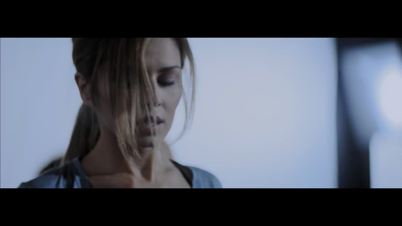 Cheryl___Beats_present__Fight_On__from_the_new_album_Only_Human_-_Beats_by_Dre_mp4_snapshot_01_18_5B2016_05_06_14_10_365D.jpg