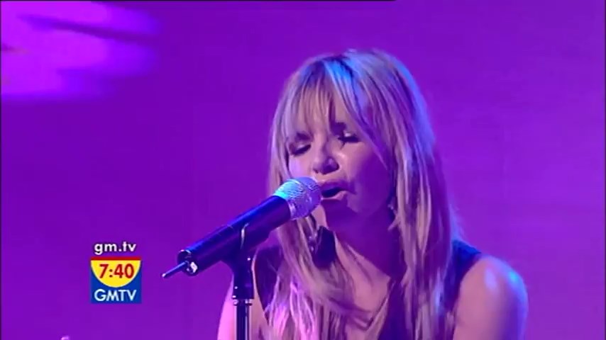 Girls_Aloud_-_The_Promise_First_Performance_5BGMTV_-_27_10_20085D_mp4_snapshot_01_22_5B2016_05_06_11_22_075D.jpg